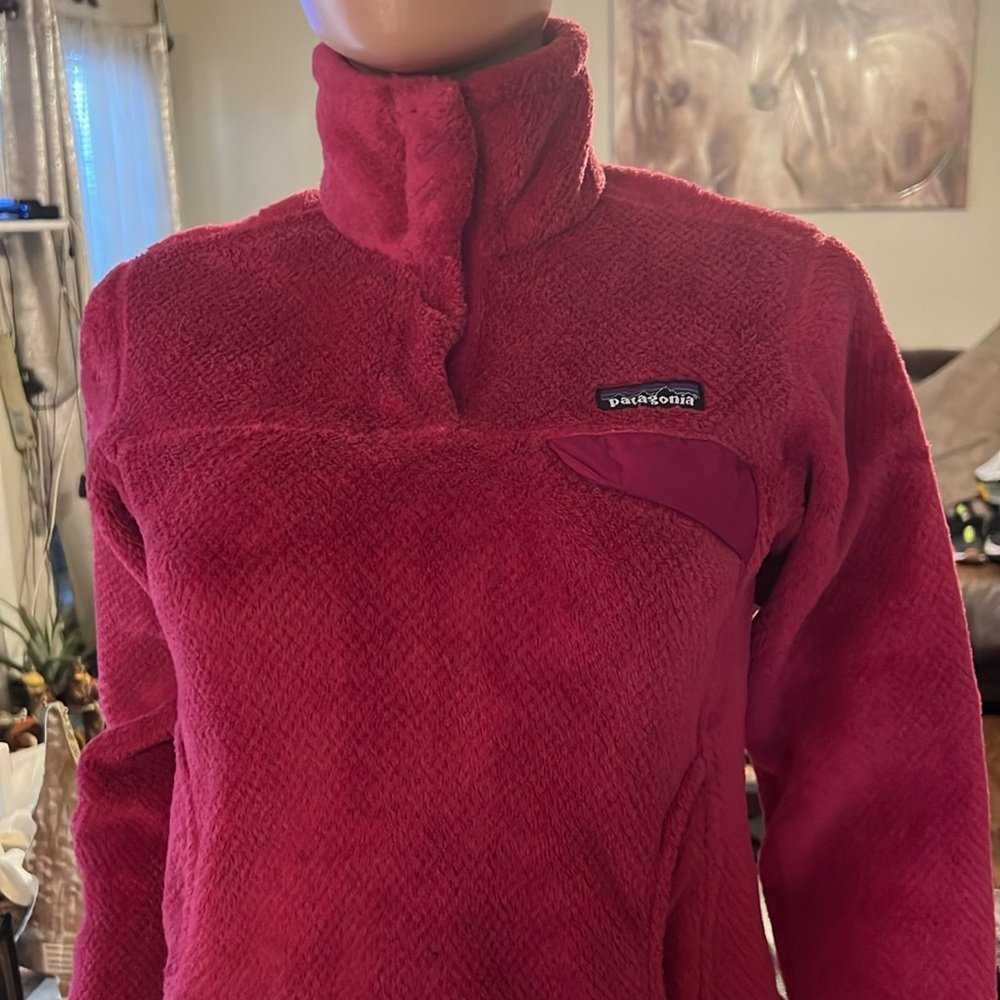 Patagonia Women's Deep Pink Fleece Pullover - Picture 2 of 4